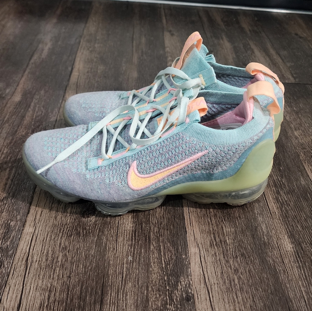 NIKE AIR VAPORMAX